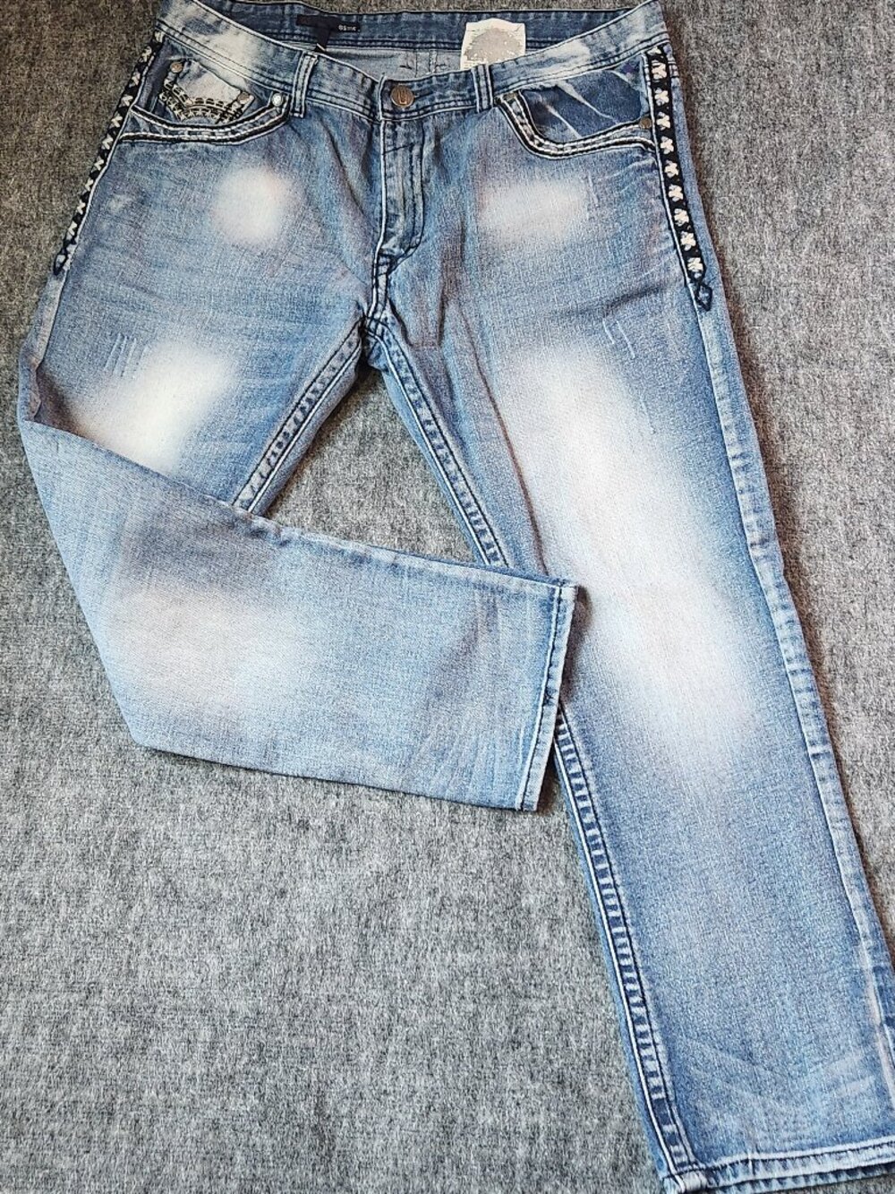 GS115 Men's Jeans Size 38x32 Embroidered Pockets Light Wash Denim